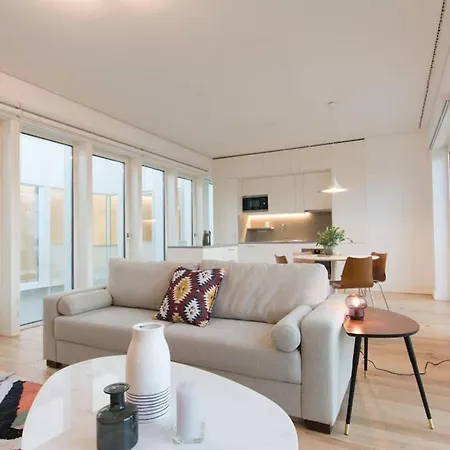 Wave Of Light In By Innkeeper Apartment *