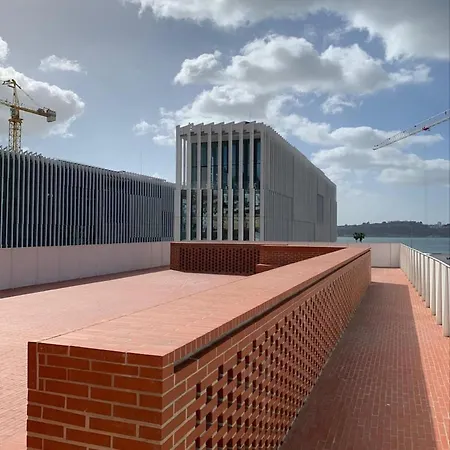 Apartment Wave Of Light In By Innkeeper Lisbon