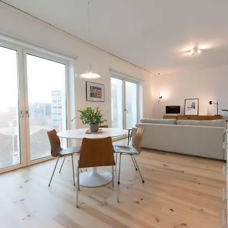 Wave Of Light In By Innkeeper Lisboa